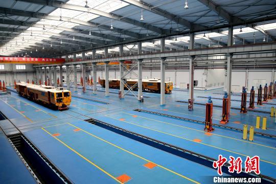 圖為檢修車間?！堖h(yuǎn) 攝